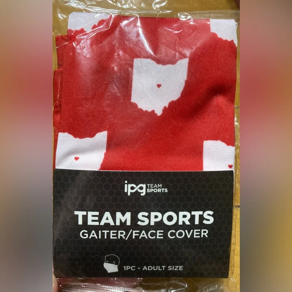 NWT Red and White Team Sports Gaiter Face Cover